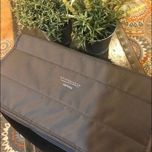 NWOT - carry all soft case w/ adjustable strap